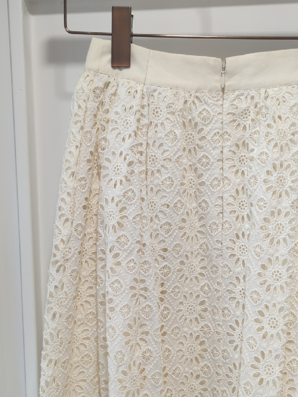 Ann Taylor Cream Lace A-Line Midi Skirt Size 0 - Picture 12 of 14